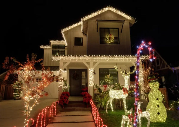 6 Must-Know Christmas Light Safety Tips to Keep in Mind this Year