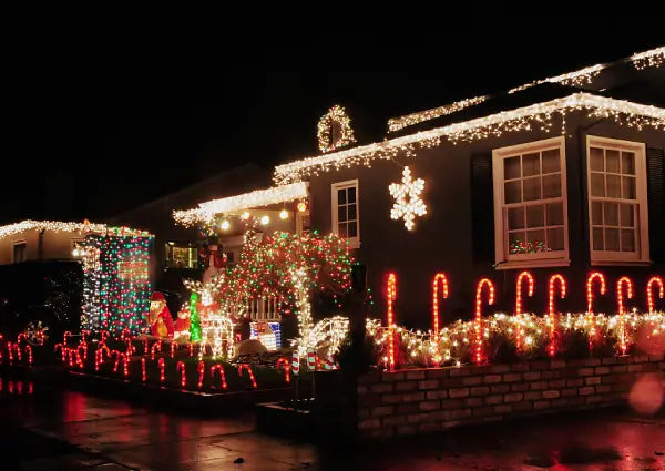 5 Dazzling Outdoor Christmas Lights Ideas